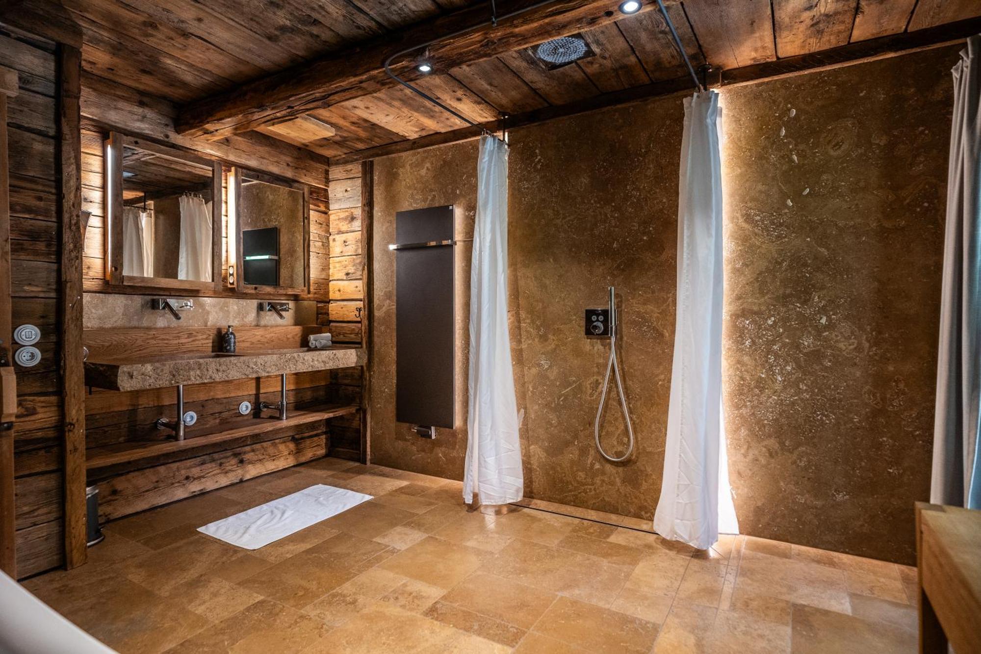 Wuidererhuettn, Charlet In Alleinlage Mit Freistehendem Saunahaus Großkirchheim Extérieur photo